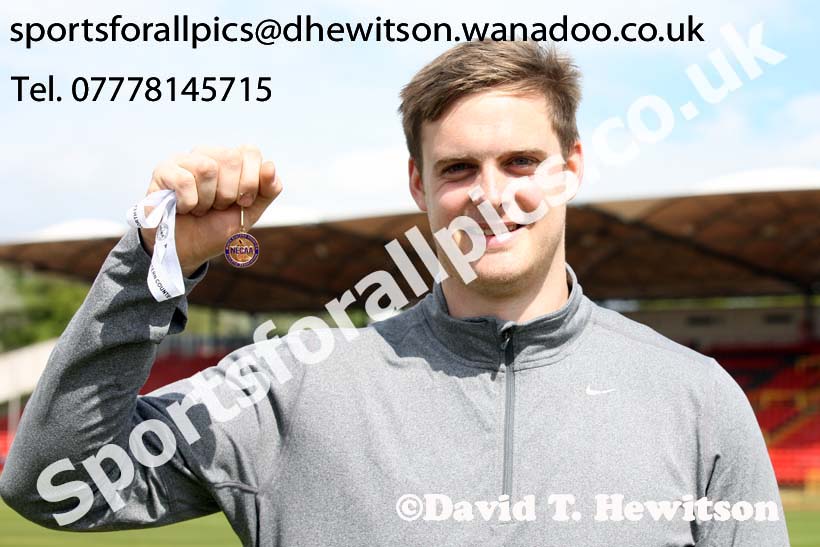 Mens senior discus, North Eastern Champs, Gateshead Stadium. Photo: David T. Hewitson/Sports for All Pics